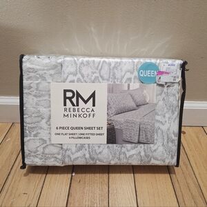 NEW Rebecca Minkoff, Queen Snakeskin print 6pc Sheet Set